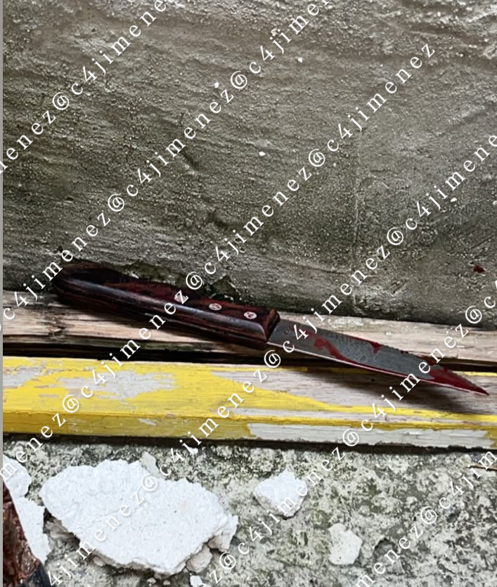 c4jimenez's tweet photo. CUBANA RECLAMA por la POPÓ de un PERRO… y LA APUÑALAN 
Amandamiguel Canelo 
Jonathan García
Sacaron a pasear a su perro, en la Col Popotla @AlcaldiaMHmx 
El can hizo popó afuera de casa de la cubana Mayelín Peña, y ella salió a reclamar.
Discutieron.
Amandamiguel sacó un cuchillo y se lo clavó en el pecho.
Agentes de @SSC_CDMX Sector Tacuba los detuvieron.
Acabaron en @FiscaliaCDMX; 
Mayelín en el hospital.