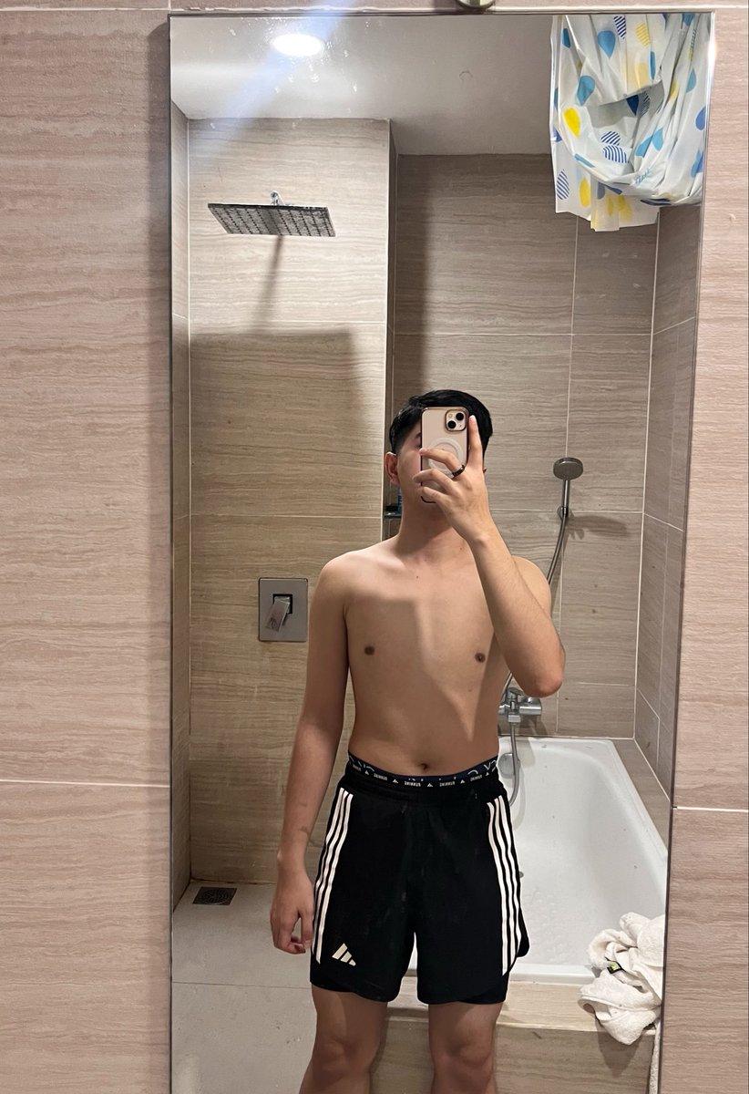 vampireholl1e's tweet photo. Pengen kurus ky foto sblh kiri lagi 😔 https://t.co/f6qM7P17aH