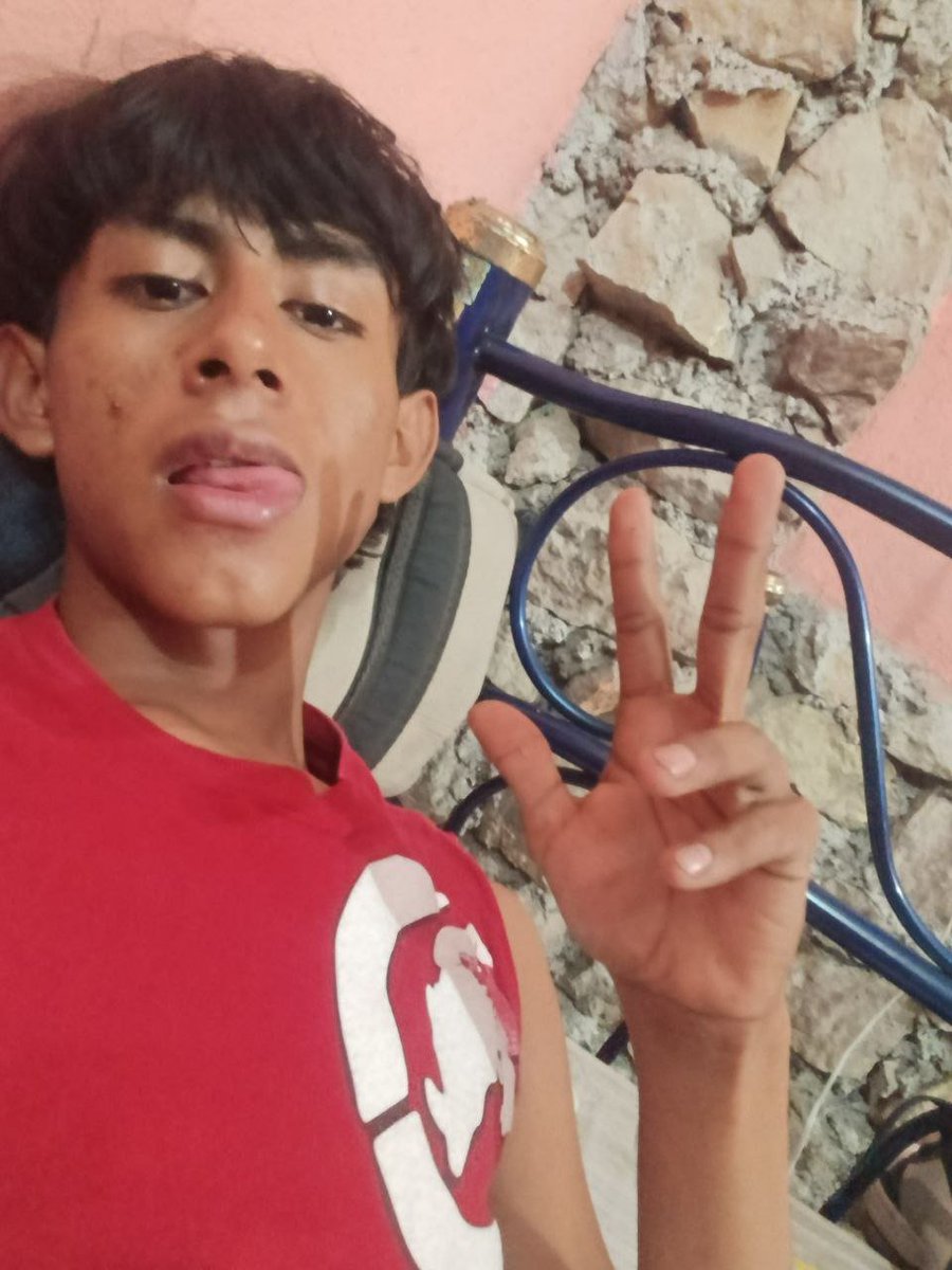 Juliespi20X's tweet photo. 10. Hetero Mexicano Engañado 🇲🇽 

Dale RT + ❤️ #Monterrey https://t.co/a1vPiT2O0v