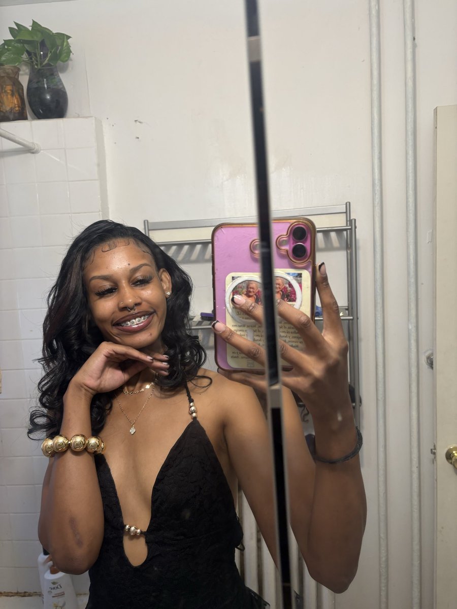 Its_VeeTv's tweet photo. Just a pretty girl doing cute things☺️🫶🏽 #fyp #viral #explore https://t.co/98R6pGmUOw