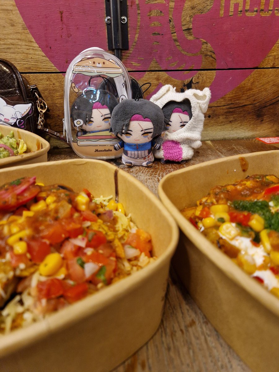 Thd57122225's tweet photo. Actually spent sooo muuch time with Ohichan too 🥹🥹 wrote letters to oshi together 😆
My AWESOME vezkit life 🥹💕 https://t.co/z0h9ob6mV7