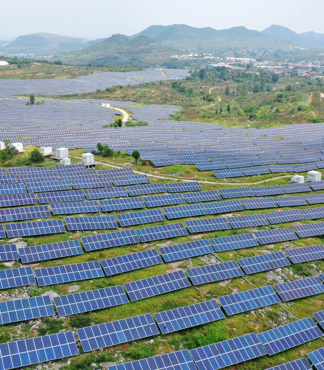 pubity's tweet photo. Scientists just made a massive breakthrough that could help solve humanity's energy crisis.

New tin-based solar panels trap the heat from hot electrons 1,000 times longer than current panels, pushing solar power past the theoretical limit of what scientists thought was possible. https://t.co/wBKe7pXkq5