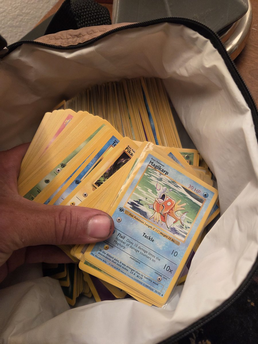Tres_onX's tweet photo. Going through some old things and found this, kinda nostalgic,  bot sure if it's worth anything https://t.co/61AynQCq4E