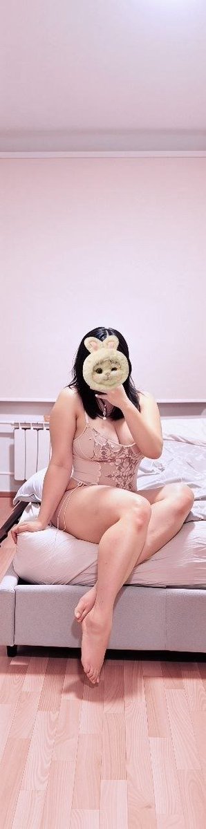 emkittyxox's tweet photo. ୨୧ new pinned, same nsfwtwt kitty ♡

♡ + ↻

32 · asian in europe · she/her
straight · switch · clingy brat

pretty voice · GFE audios · dark desires

♡ spoil your kitty ↓
https://t.co/QqE0b1UgTV

18+ · MDNI https://t.co/MctRY1CbWW
