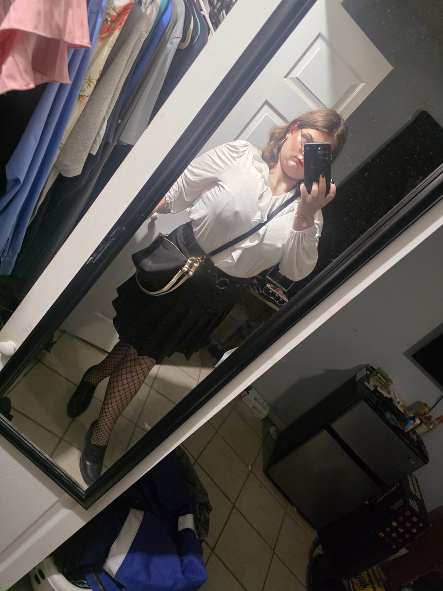 KilljoyMar14540's tweet photo. Imma little tired. #femboy #crossdress #makeup #work https://t.co/HTm3PshkbO