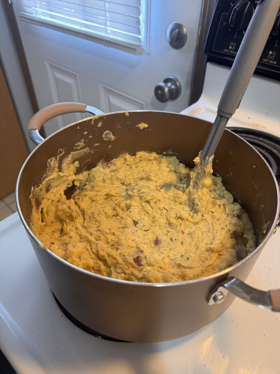 digita1zee's tweet photo. before and after mashing 😋 https://t.co/IgHyqkRQb0
