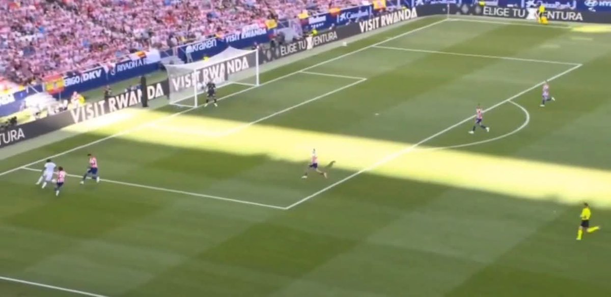 KennY_Kms_'s tweet photo. @realmadrid @Videos2Riles @elchiringuitotv affaire de présence dans carré il faut vraiment en parler surtout quand on joue des équipes avec bloc aussi bas @yanndiomande_ le seul attaquant qui a créé et apporter les uniques dangers de notre côté💔😒 https://t.co/S41KhIvD8E