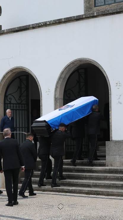 rsdox's tweet photo. @FCPorto Carrega Porto https://t.co/RVcFHKs4fD