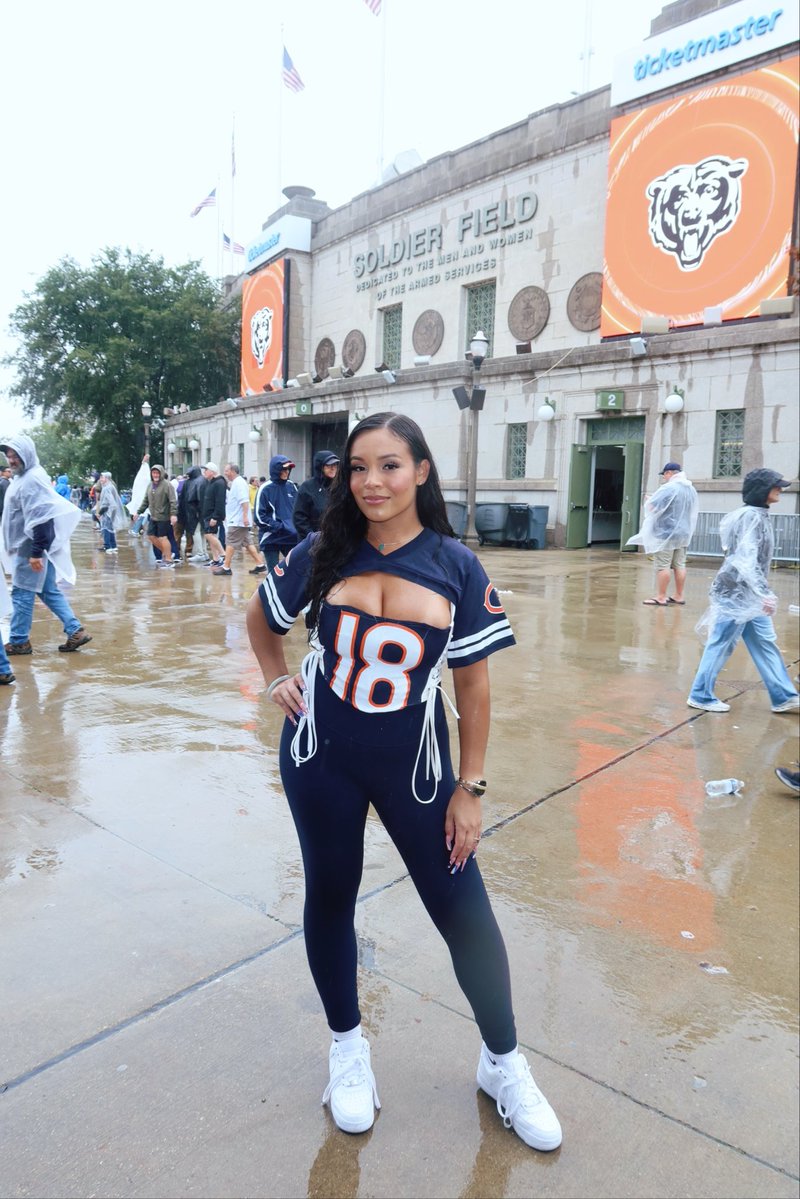 l_beachh's tweet photo. We lost, my QB was injured and it rained the entire game. But bear down 🐻⬇️ https://t.co/qsAD6vylV8