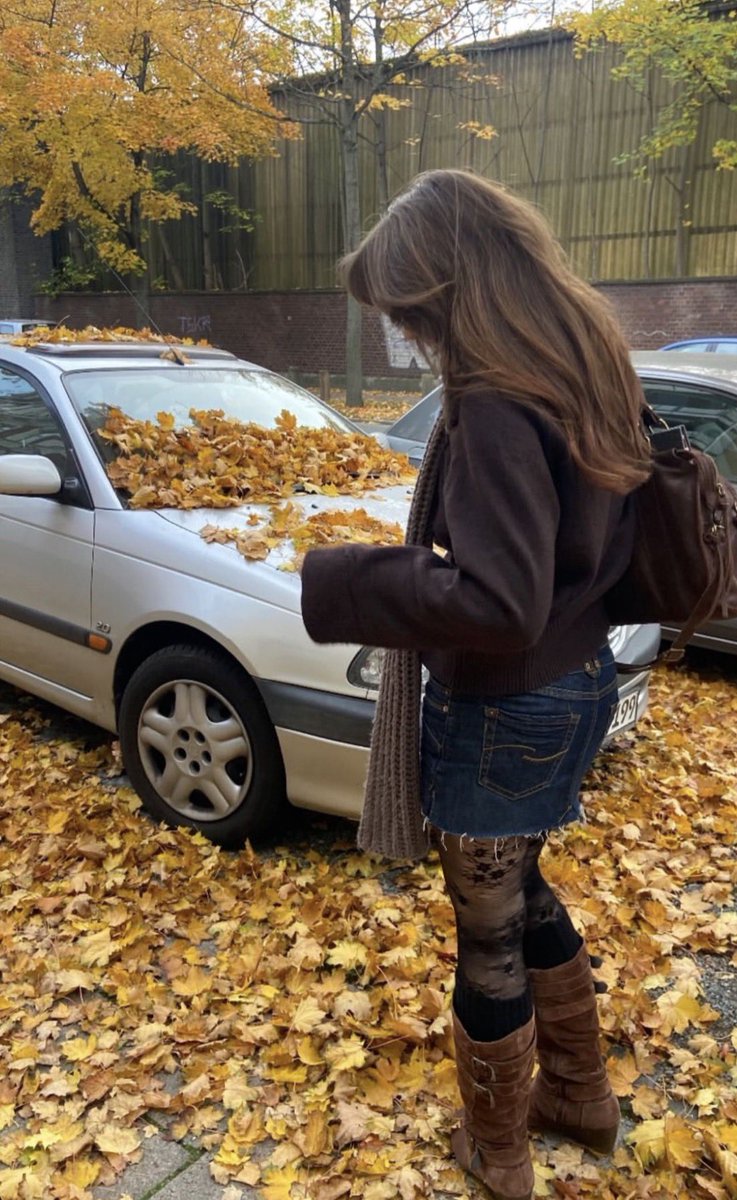 Immystrawbb's tweet photo. I need to look like this in time for halloween #thinspo #edrtwtㅤ #edtwt #moots #AutumnVibes #fall #downtowngirl https://t.co/q1S3lMelC4