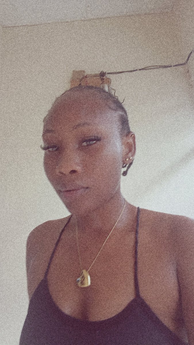 dharahuko's tweet photo. The universe has been reducing my beauty of late😫🌷 https://t.co/1cWMZv7VMQ