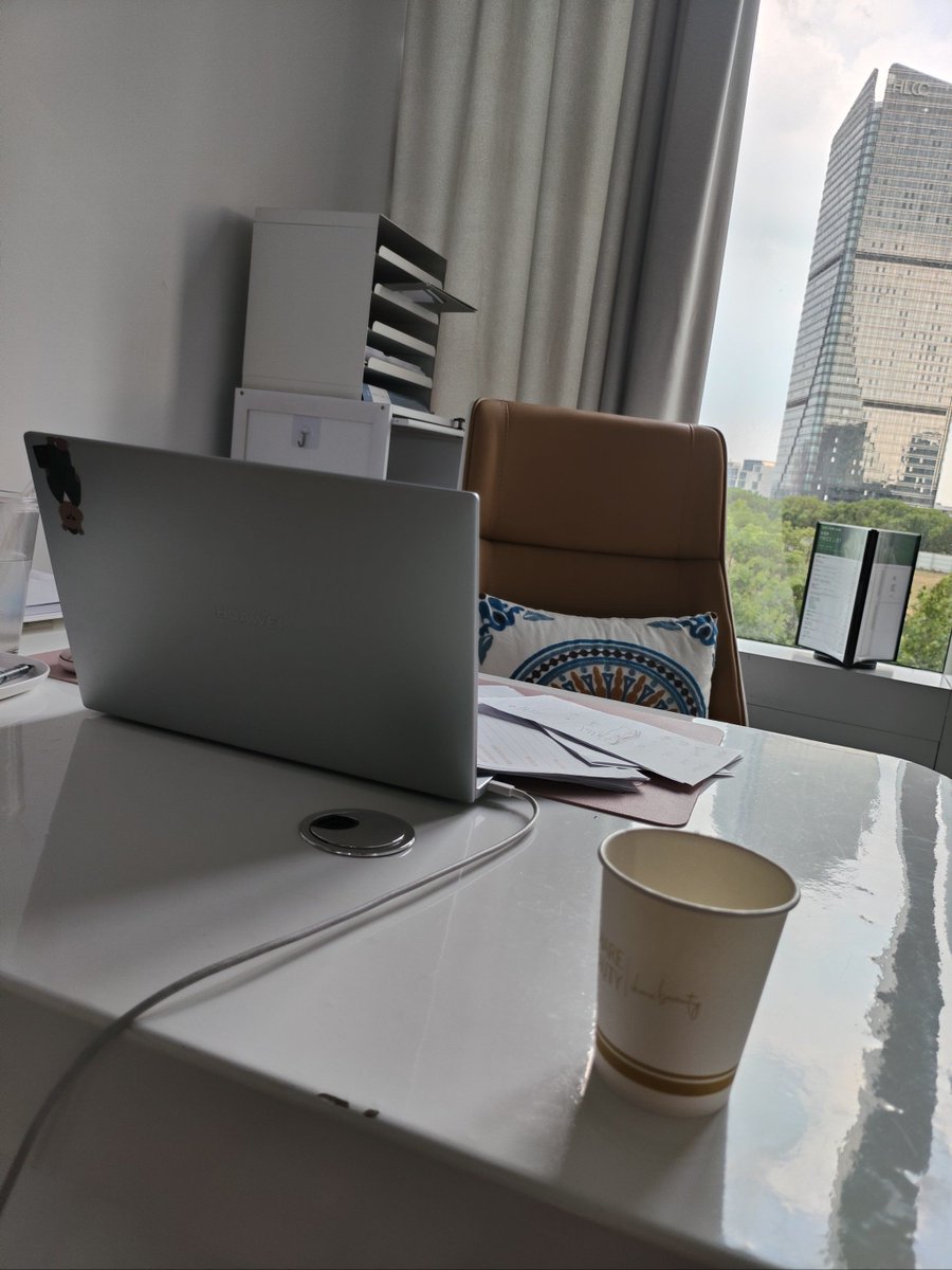 g_oldg_old's tweet photo. Just wrapped up a smooth client check-in call, nailed the Q3 task prioritization, and grabbed a quick iced coffee to power through the rest of the workday. Small wins add up to big progress! https://t.co/oRFDhs4soA