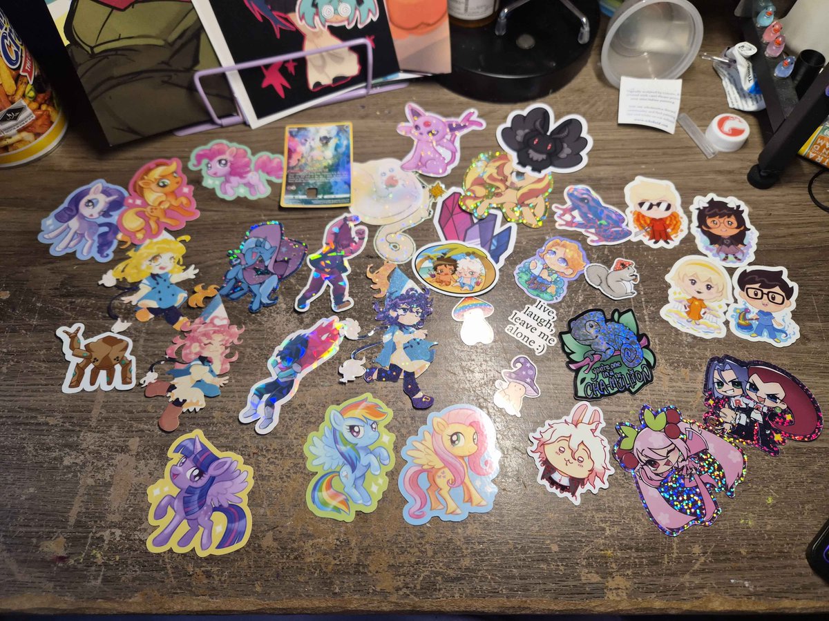 haleybeanz's tweet photo. Con Haul, Con Haul!! SO many stickers!!!! I have no idea where to put them! So they live in my reusable ssticker book for right now :) https://t.co/30lyiomc7R