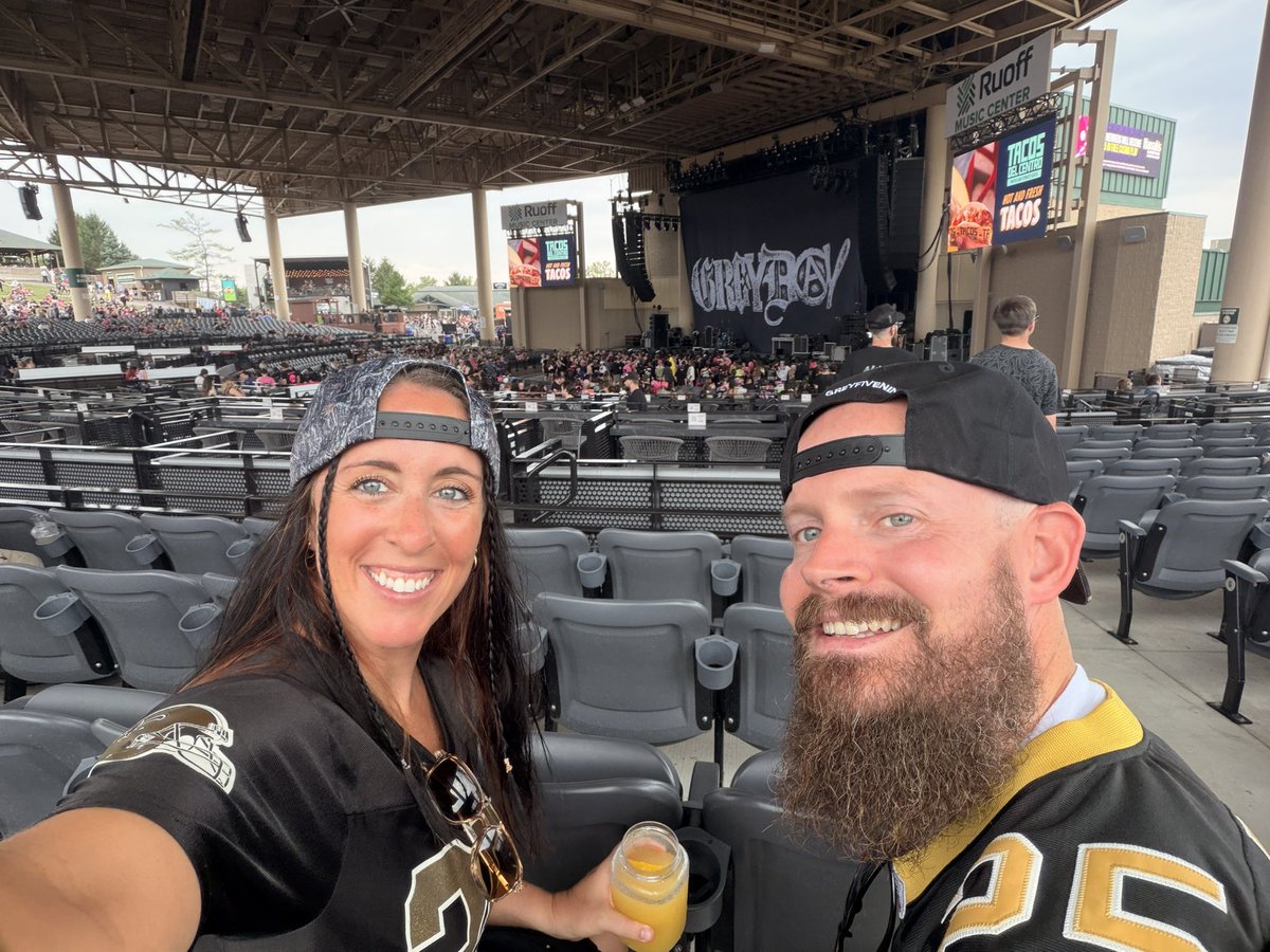 RedDead_36's tweet photo. #Greyday here we go!!! https://t.co/braracdLCw