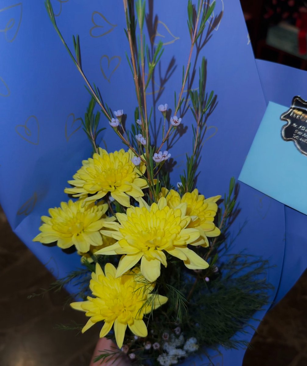 sophiii_07's tweet photo. Perdí la cuenta de la cantidad de veces que me dio flores🥺 https://t.co/s9P1TCg6g3