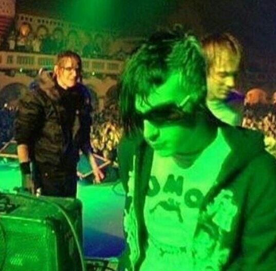 erinmiia's tweet photo. everybody green https://t.co/mU3qvVnZzV