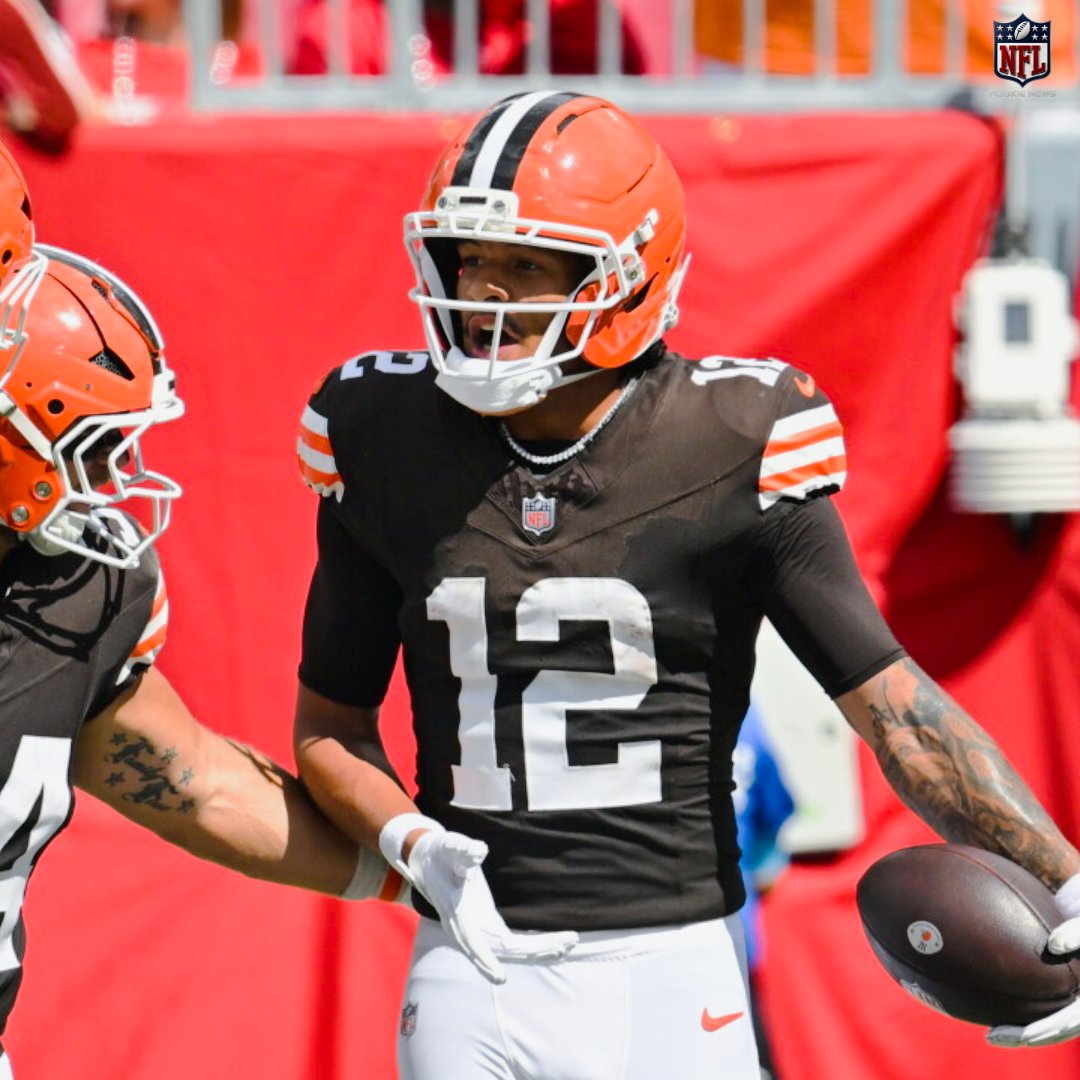 NFLRookieNews's tweet photo. WR Denzel Boston in the #Browns' 23-19 win:

🐶5 REC
🐶95 YDS
🐶1 TD

Boston became the 3rd Cleveland rookie to score a touchdown in each of his first 2 games https://t.co/agQjBRbvDt