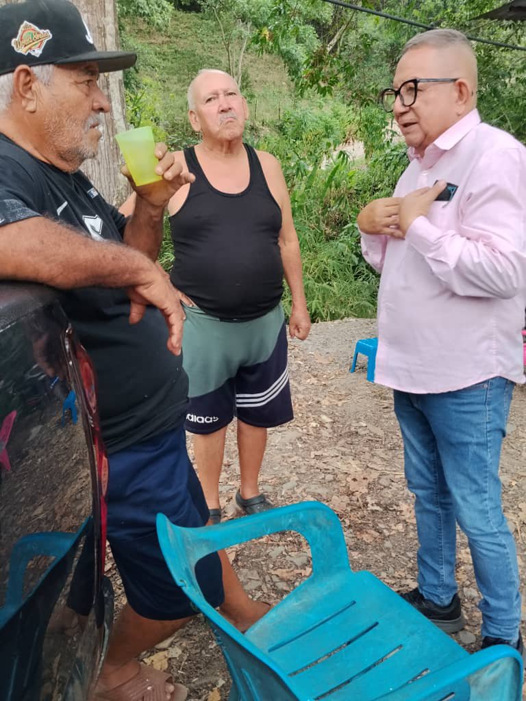 josefernandezvp's tweet photo. Sábado 19 Septiembre, Acompañé A Nuestro Secretario De Organización Municipal Pampan Edo Trujillo, En la Parroquia La Paz Monay, Llevando Un Mensaje De Esperanza, Como Organizarnos, Y Juramentando CAPS, AD en Resistencia Organización+ Estrategia https://t.co/Hwey6GEhJ2
