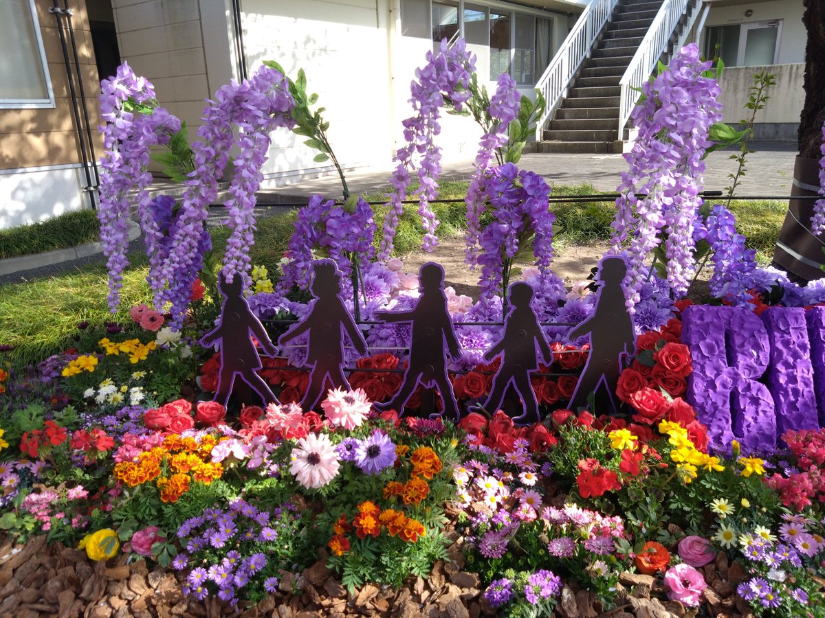 bk_cat__'s tweet photo. 39周年、おめでとうございます🌸

#BUCKTICK39th https://t.co/qC1SGgDjRx
