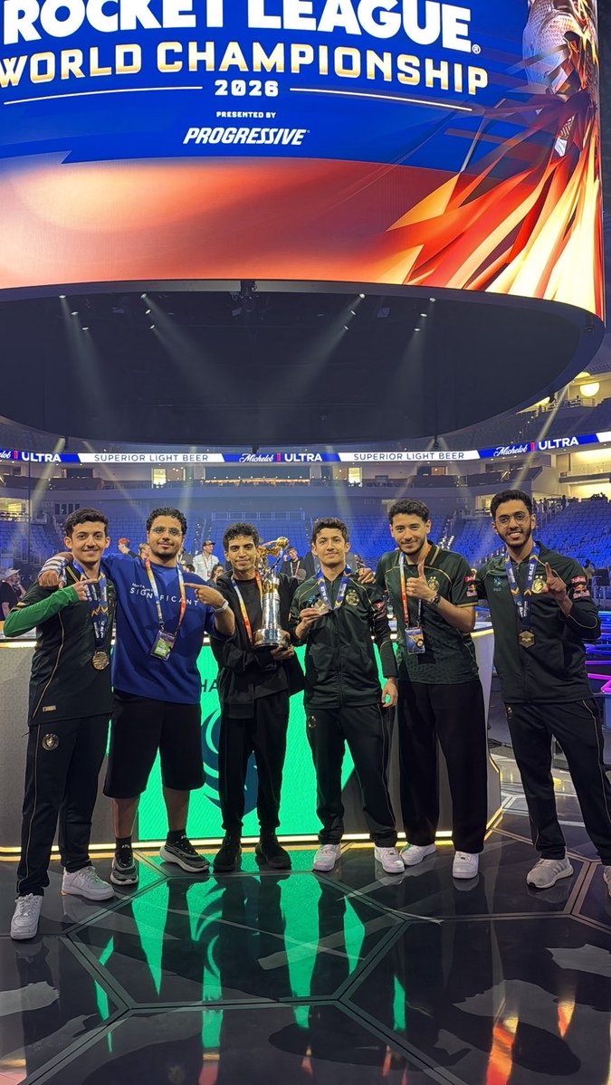 Ghaazi_rl's tweet photo. مبروكك والله تستاهلون يا ابطال العالم ❤️❤️
@Rw9_rl @kiileerrz @id7oom_24 @dralii897 https://t.co/Sl7dYyXnBK