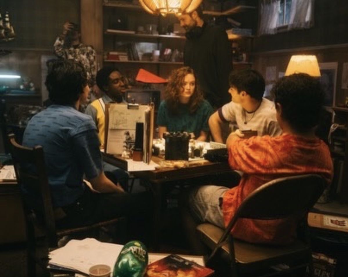 elmaxstardust's tweet photo. I like to imagine that they all have D&amp;D dinner night at least once a month even when they all go to collage and grow up❤️‍🩹 

#Theparty I miss them https://t.co/e6u7czBZpN