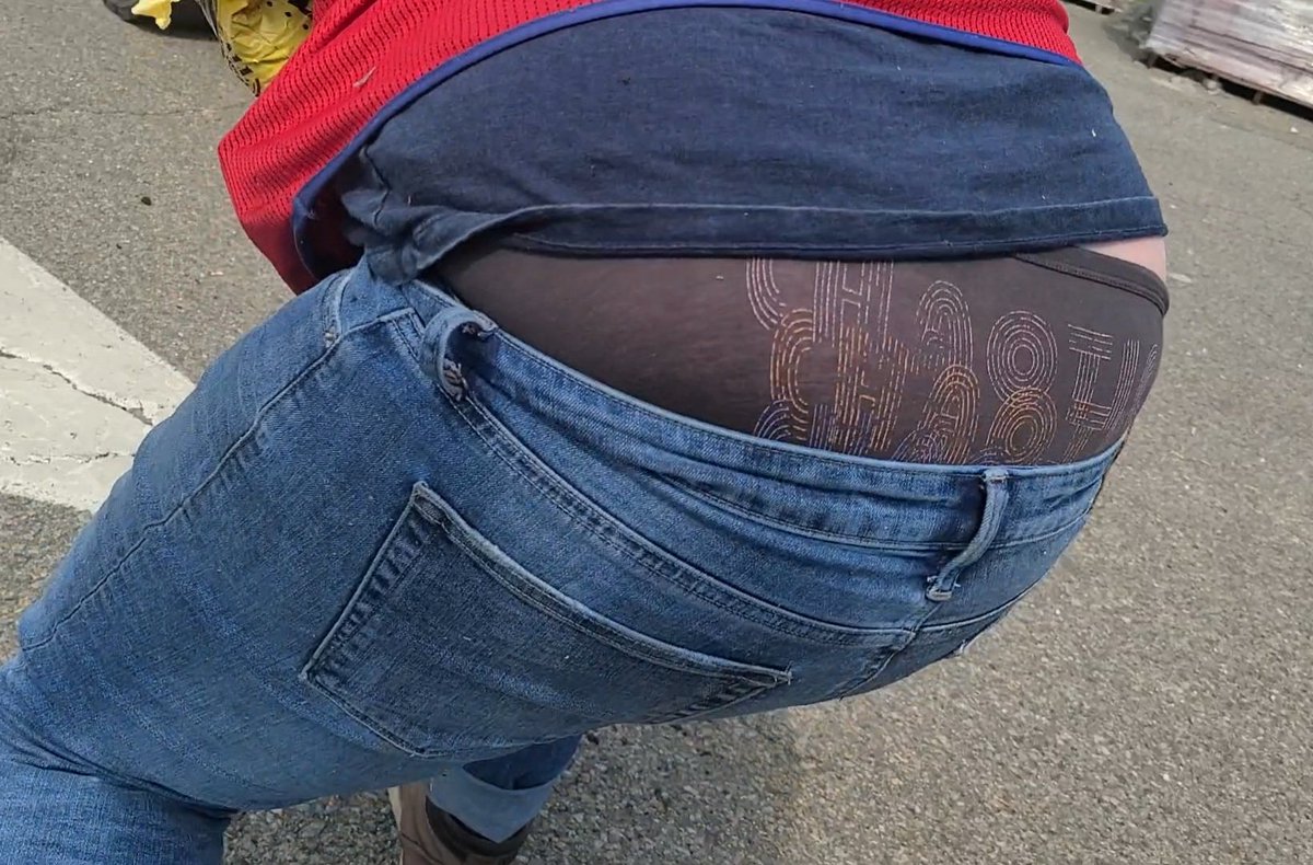 Chocolatay9's tweet photo. Department manager wedgie prank #wedgiegirl #calzonchino #wedgienerd #wedgiedork #wedgiefetish #wedgiekink #pantieslip #pantypeek #nsfwtwtًً  #public https://t.co/Ivbja8J2sP