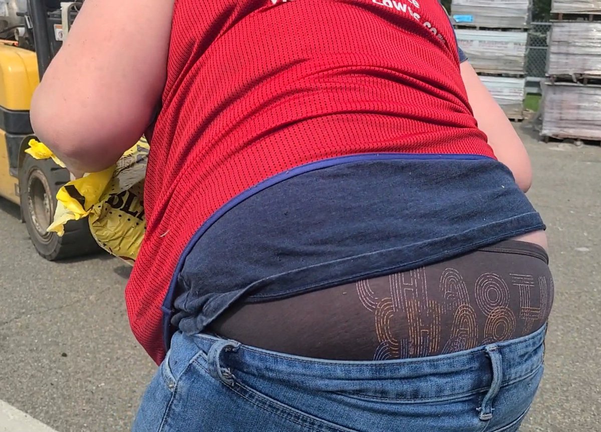 Chocolatay9's tweet photo. Department manager wedgie prank #wedgiegirl #calzonchino #wedgienerd #wedgiedork #wedgiefetish #wedgiekink #pantieslip #pantypeek #nsfwtwtًً  #public https://t.co/Ivbja8J2sP