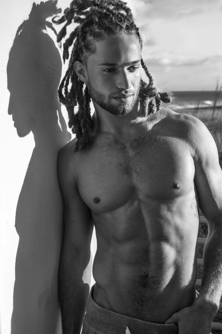 iamxd13's tweet photo. Alexander Masson by Scott Teitler for Fantastics mag https://t.co/5qV46lwvIQ