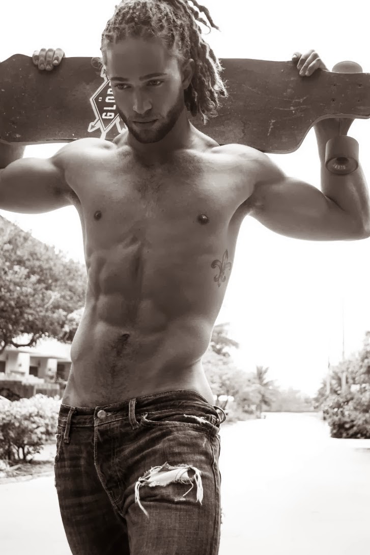 iamxd13's tweet photo. Alexander Masson by Scott Teitler for Fantastics mag https://t.co/5qV46lwvIQ