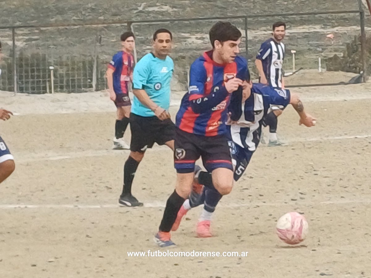 futbolcomodoro's tweet photo. #futbolcomodorense 
La séptima del ascenso 
Los goleadores de cada partido, lo que se viene y todo lo que tenés que saber de nuestro fútbol.
https://t.co/9y4n1sdDwE https://t.co/XmUmHpAzDt