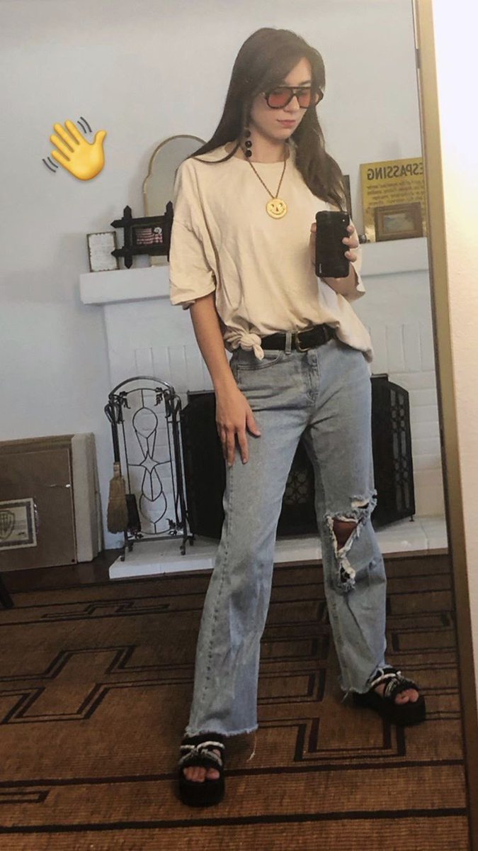 vampycrane's tweet photo. i dreammm of having amy’s closet (ignore the dude in the last photo) https://t.co/fYyEfmpCvQ