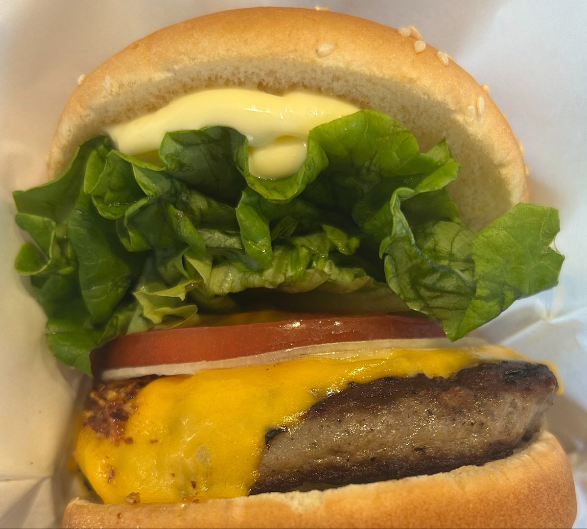 eriutyuu777's tweet photo. 昨日食べたハーンバーガーです🍔🤤
結局、月見バーガーではなく、
普通に食べたいハンバーガー屋さんで、
好きなハンバーガーを食べてしまいました( ´•ᴗ•ก ) https://t.co/W57CBPdqSH