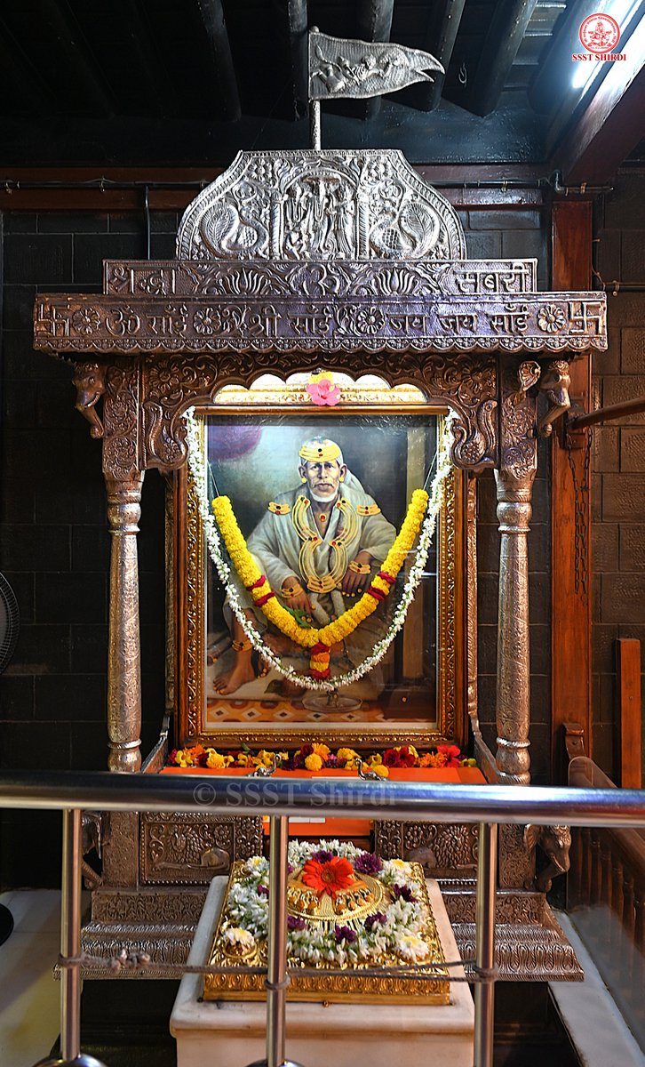 SSSTShirdi's tweet photo. *!! ॐ साई राम !!*
*श्री साईबाबा संस्थान विश्वस्त व्यवस्था,शिर्डी*
*!! ॐ Sai Ram !!*
*Shri Saibaba Sansthan Trust, Shirdi*
≈≈≈≈≈≈≈≈≈≈≈≈≈≈≈≈≈ 
*आरती :-शिर्डी माझे पंढरपुर*
*सोमवार २१ सप्टेंबर २०२६*  
*Aarti :-Shirdi Majhe Pandharpur*
*Monday 21 September 2026* https://t.co/R4z7mb6mPp