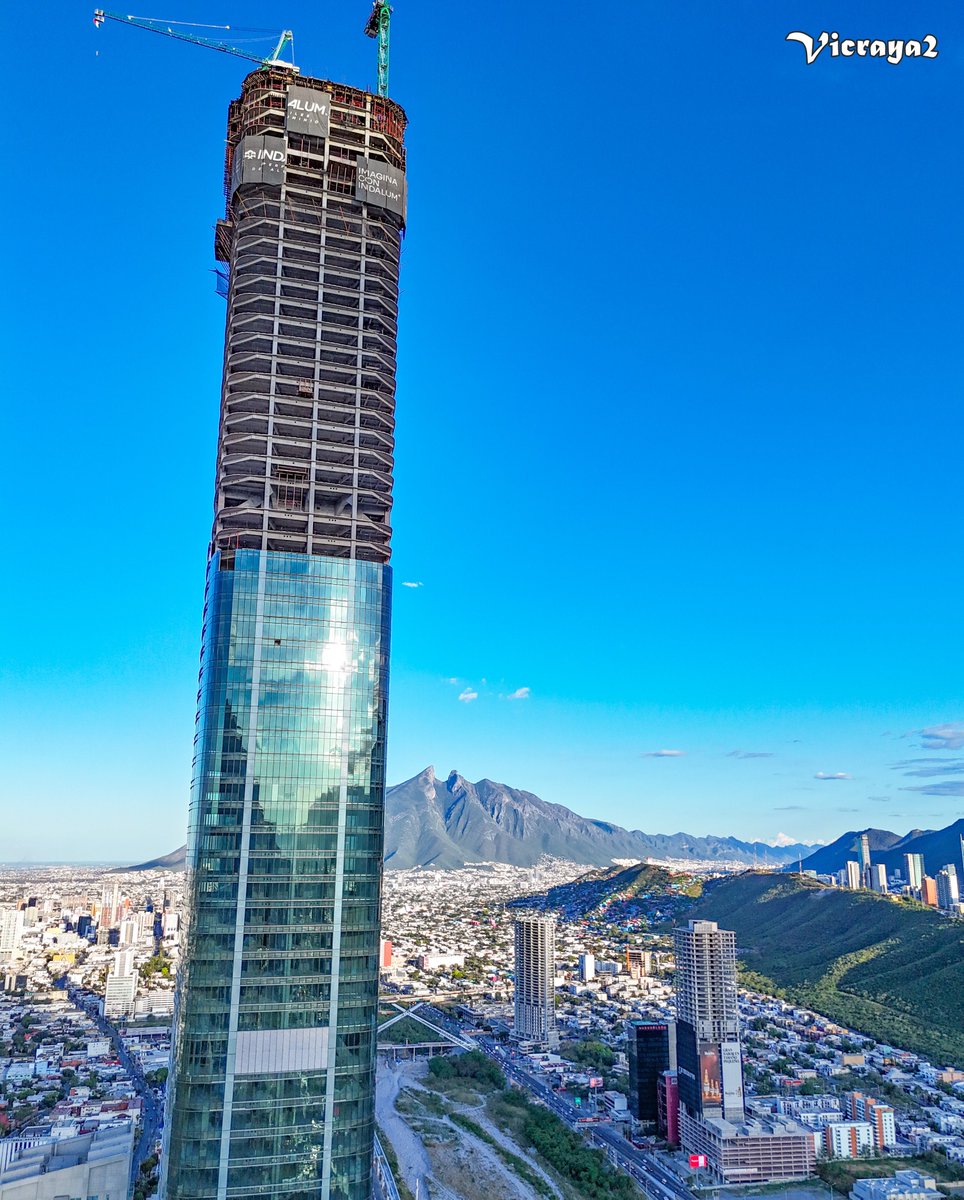 vicraya2's tweet photo. ¡Histórico para Monterrey! 🤠💥 Se realizo el Colado de la losa número 97 a 400 metros de altura en Torre Rise ayer en Monterrey 😱😱💯
El primer rascacielos en latinoamerica en alcanzar los 400 metros y esta losa es el piso de lo que será el mirador publico de 360 grados. https://t.co/lHChsatxsZ