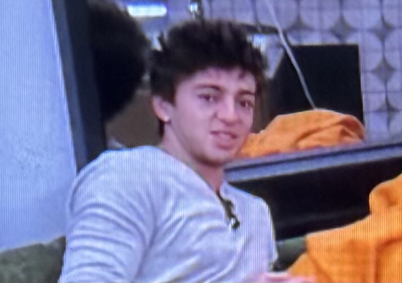 LunaDeFart's tweet photo. @doral_valley Preach sis! Agree 100 MOTHAFKNG %..
We don’t need anymore RACIST, MISOGYNIST, DIRTY ASS POS DREW’s in this world let alone a show!
We cannot compensate this RACIST KUNT!
#FUCKDREW
#DREWISARACIST
#BB28 https://t.co/rEKisHoBFK