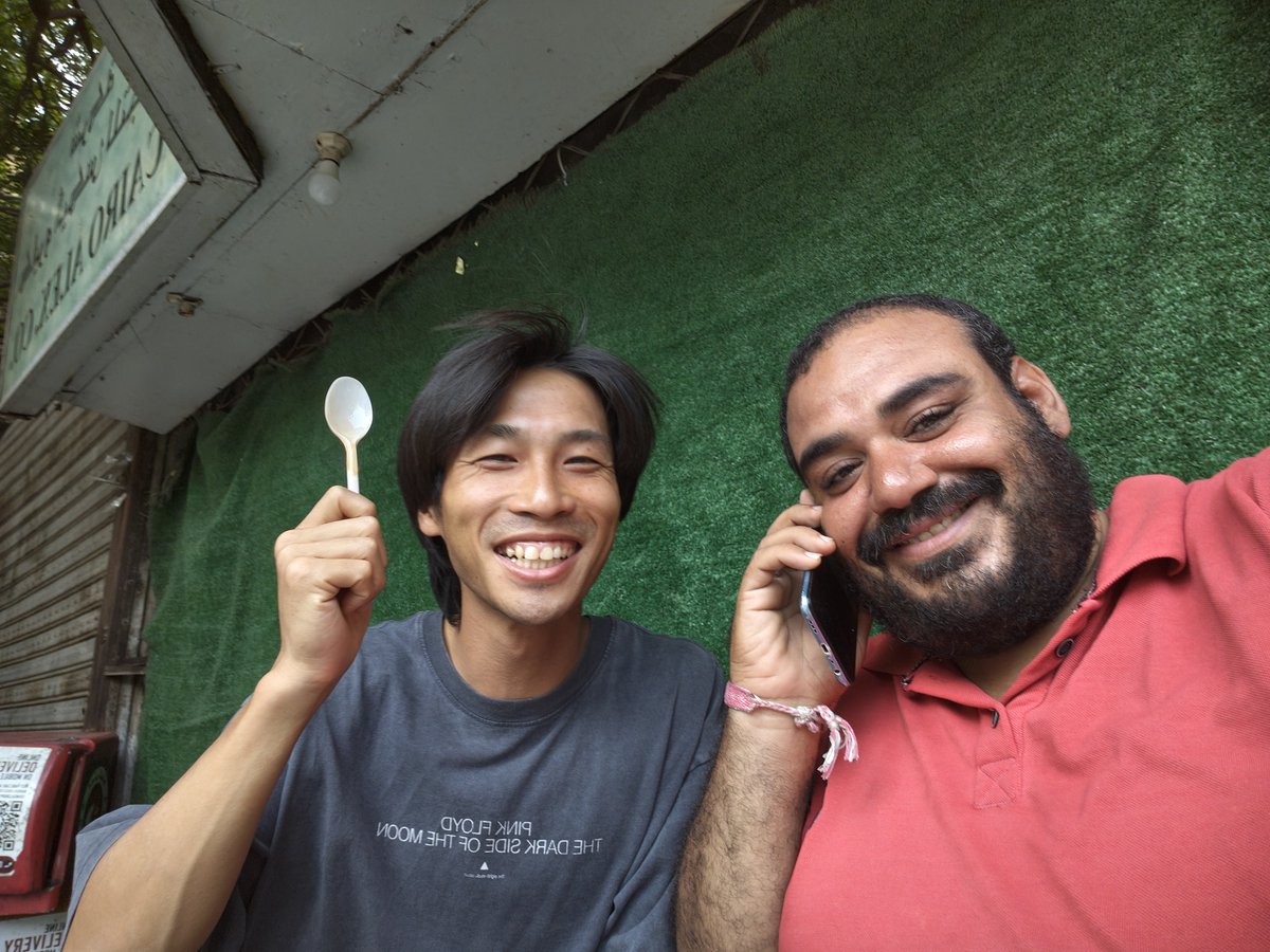 anta_kaoi's tweet photo. 大人が本気で喧嘩みたいに言い合ってその滑稽さを傍から見て笑うってゆうお笑いが日本以外の国では多い気がする
だからなんか喧嘩してる？と思ったら結果笑いで終わるってことがよくあるんだな

笑いに持っていこうとしてるのを威圧されて怖かった〜て思っちゃう日本人多いんじゃないかな😆笑 https://t.co/UXfAFM8rOo