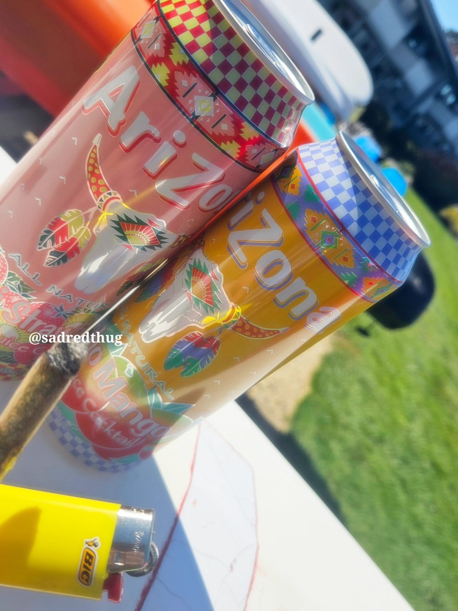 sadredthug's tweet photo. Best 20th birthday Ever, got pre-roll, dispo, a bunch of other gifts by loved ones as well 💗 https://t.co/dHbHe8oAz8