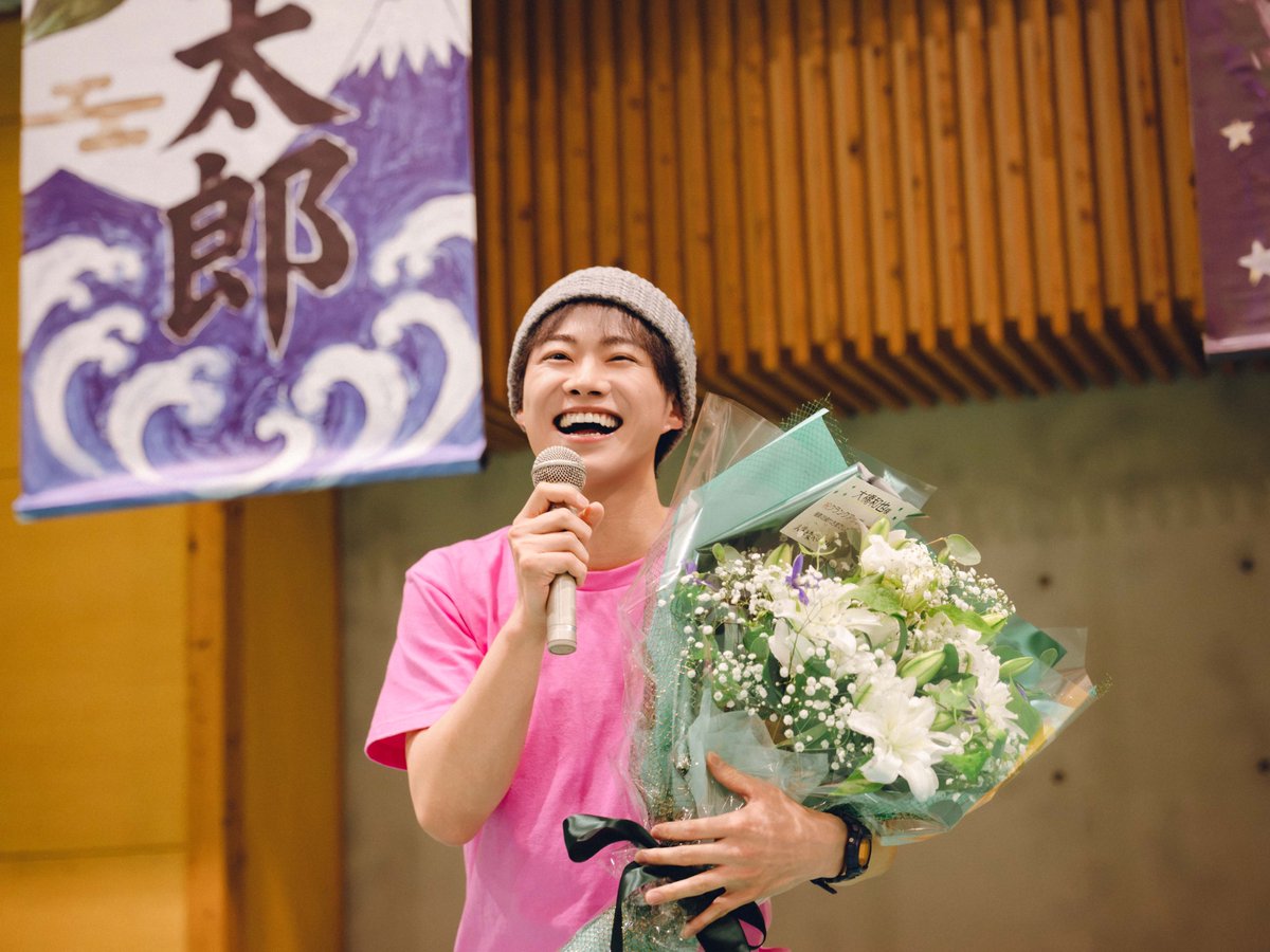 movie_core2014's tweet photo. 大橋和也主演
映画『人生を変えたコント』祝クランクアップ！ 大橋和也、桜田ひより、前田旺志郎、岩瀬洋志、櫻井海音、永作博美、中川家 剛、トータス松本キャストクランクアップ写真、コメントが到着
https://t.co/KtoEl4uTcQ
#人生を変えたコント #大橋和也 #桜田ひより https://t.co/iqt3CyiGHw