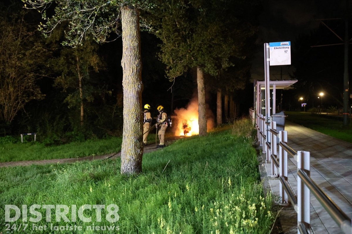 Brandende scooter geblust bij tramhalte Eikelenburg