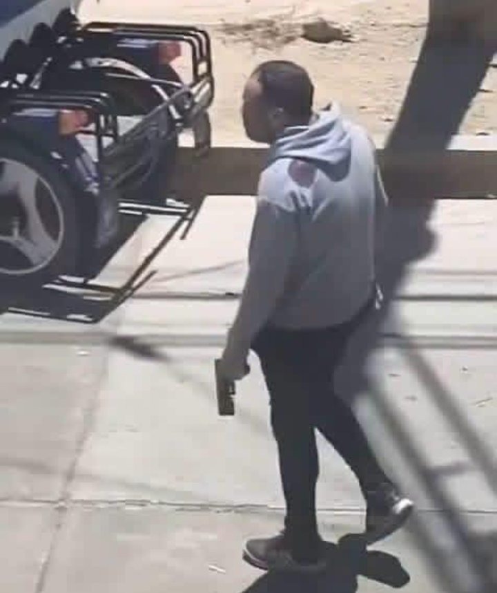 rtnmedios's tweet photo. Atacan a tiros a la candidata y periodista Susy Aponte durante un evento público en un mercado de Caraz, Áncash.

La postulante falleció tras el atentado. La Policía Nacional detuvo a un sospechoso.

#Perú https://t.co/vr44ESUkYx