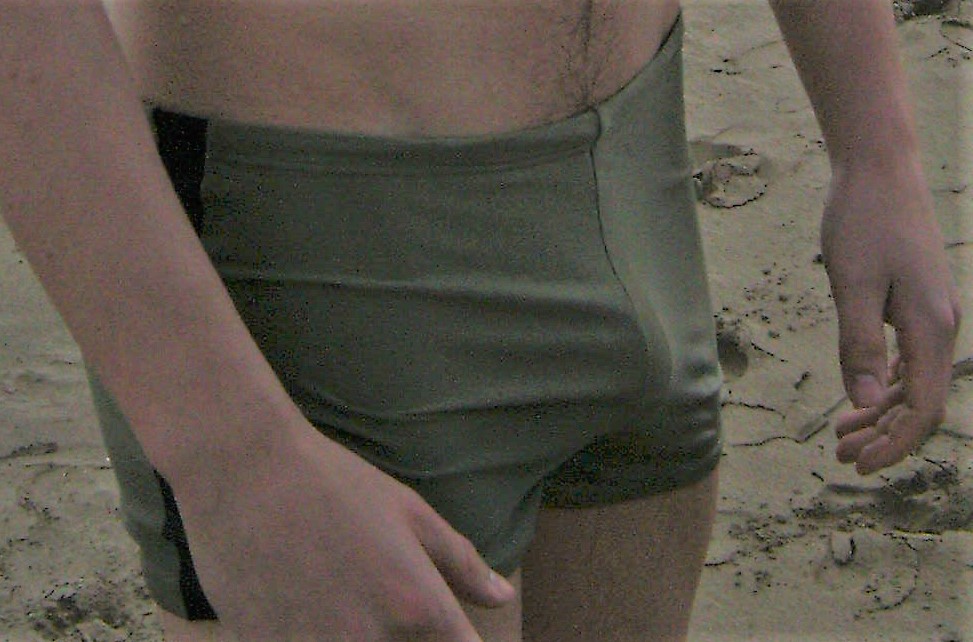 GermanGuyB8_6's tweet photo. He's always been popular and he knows it. No wonder with that big bulge... https://t.co/ZobTfgR2w9