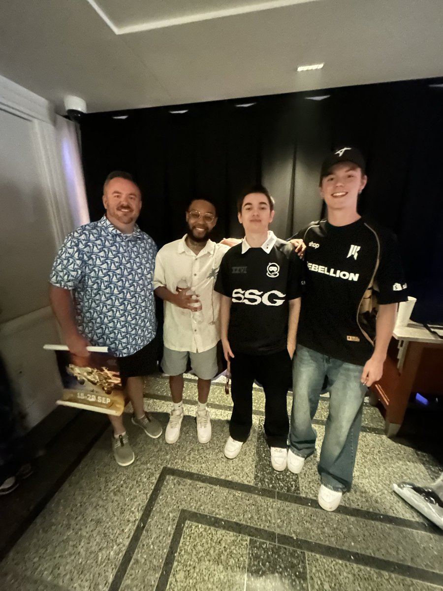 Txnner07's tweet photo. @ArsenalRL @reveal_rl such a great surprise bumping into y’all, absolute legends!! https://t.co/aNxeX9tJUs