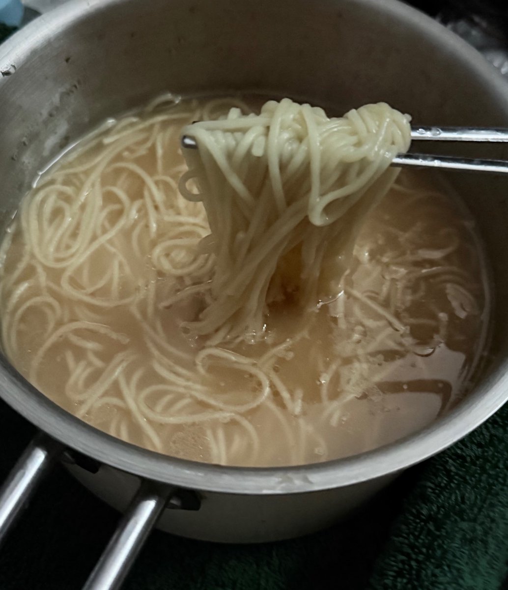 hjhjsda0x's tweet photo. 음식 맛없게 찍기 대회에 보보 사진 제출하면 1위할 것 같음 https://t.co/6Oc8BQv4nj