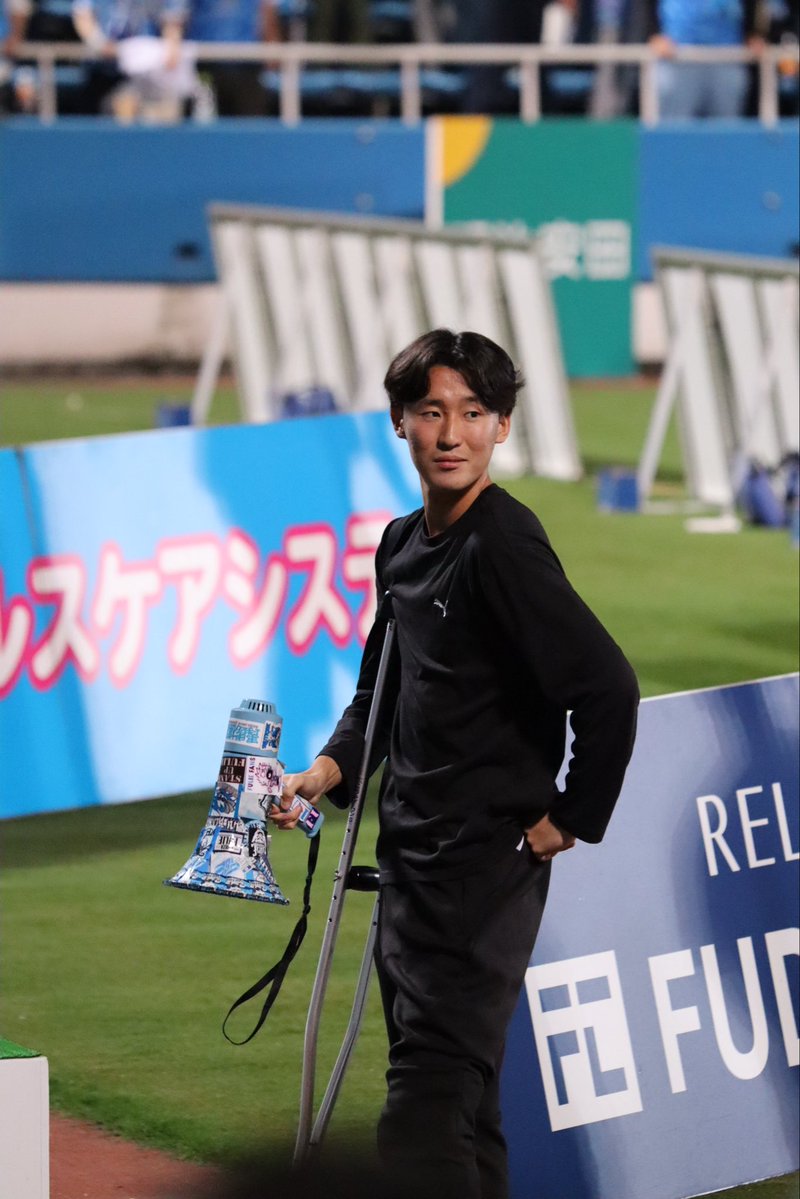 ky0_0koo's tweet photo. みんなに可愛いがられているんだろうな #前田勘太朗 選手
たくさんのサポーターも待ってますよ✨
#comebackstronger
#横浜FC
#yokohamafc https://t.co/dZzQ8b78Vy