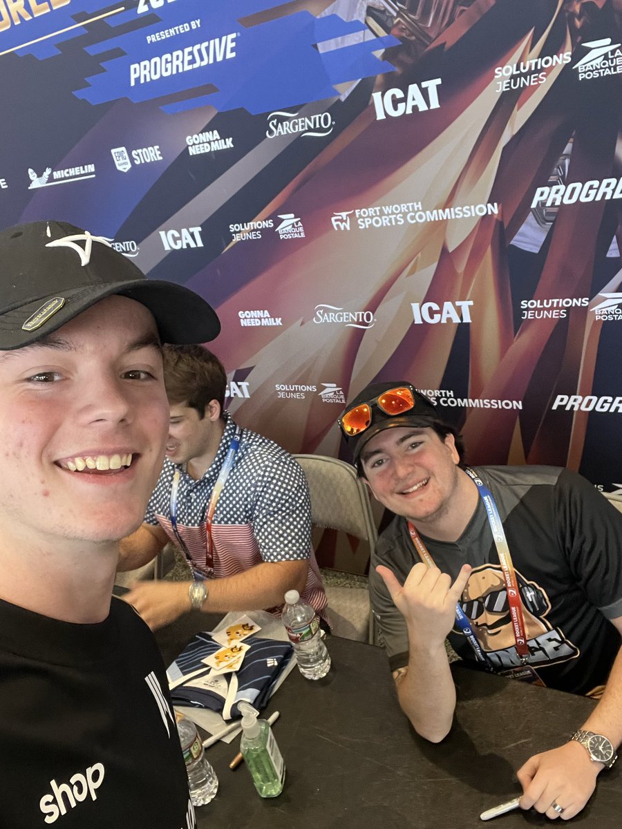 Txnner07's tweet photo. @VNCEOfficial love the vibes dude!! 🥔 https://t.co/do69Izb2jo