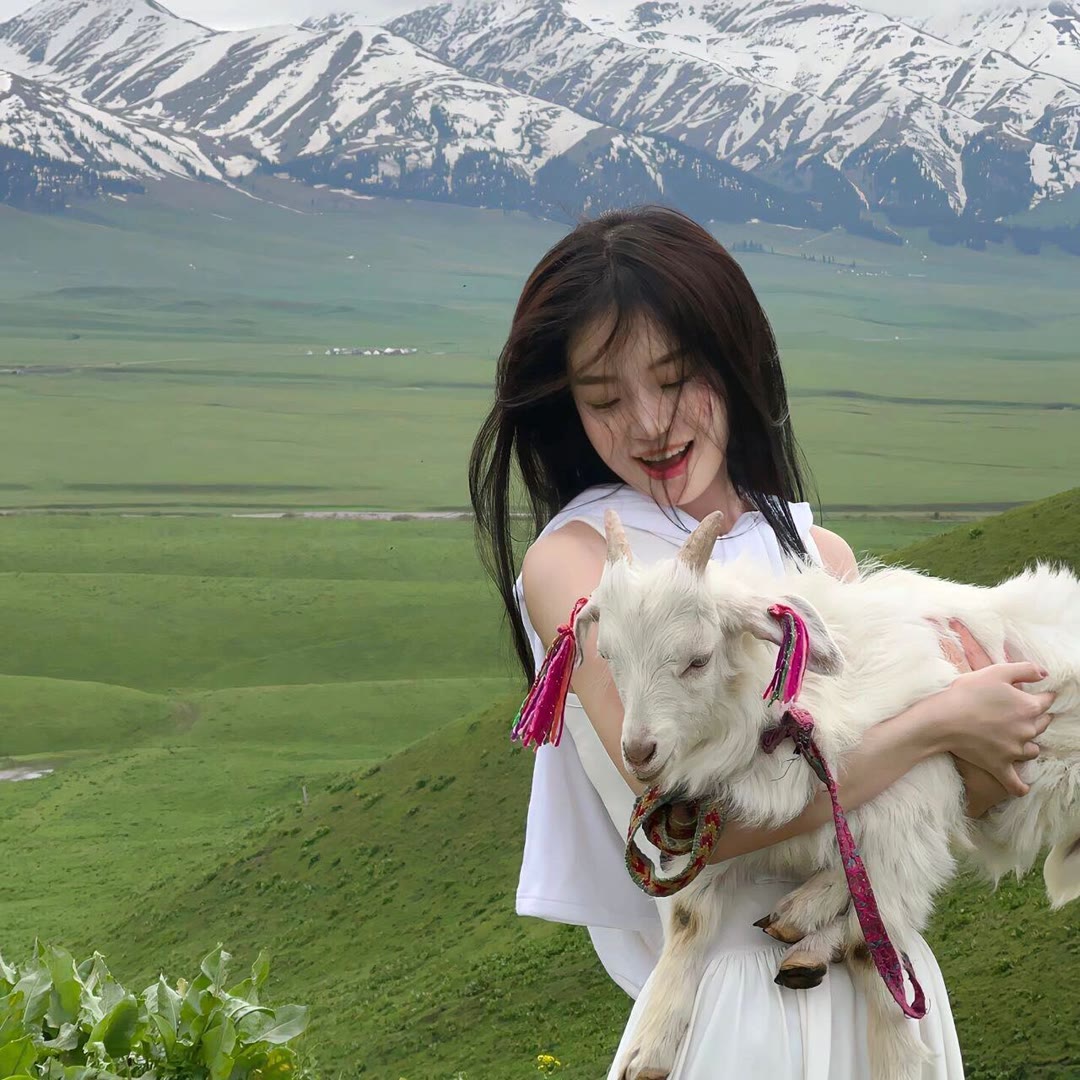 LoganTramea8eu's tweet photo. bothDarwinian有同城的吗～人在郑州附近，04年的女大学生，165/50。有空可以一起出来玩，有人在附近吗？thattonight #约炮 #女大 #郑州 https://t.co/QQiSyN4hjS