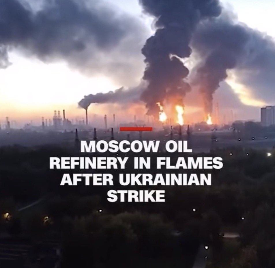 GiovanniCelisS's tweet photo. El de hoy fue el peor ataque contra Moscú desde la Segunda Guerra Mundial. Por eso el mundo permanece en alerta máxima ante la respuesta de Vladimir Putin, que podría ser contra el Reino Unido u otro país europeo. Máxima tensión internacional. https://t.co/tjzC1aewRv