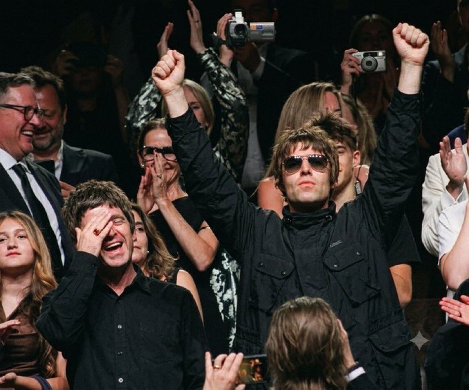 ImsoRegal's tweet photo. I love Oasis.
#Oasis https://t.co/vWkCR1SAml