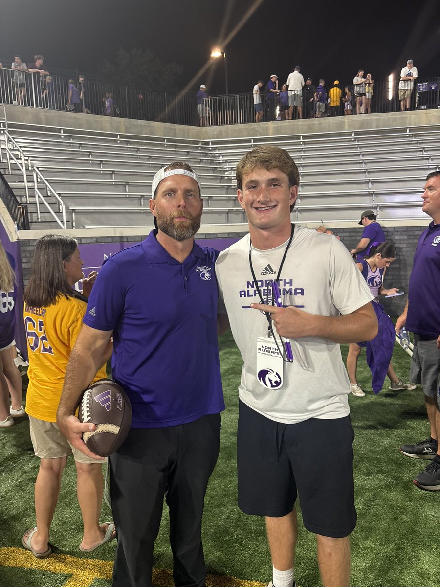 KasonMcGowan1's tweet photo. 100% committed ‼️‼️ 💜 I want to thank my coaches and teammates for pushing me every day to be the best I can be. Most importantly, I want to give all the praise to the man above. I couldn’t do any of this without Him. So thankful for everyone who has helped me along the way. Go Lions! 🦁💜
@cbrownrun11 @david_barger03 @coach_cal @goosemanning5 @CSmithScout @QBHitList @qbc_chattanooga @matt_ray_ 
@BrentDearmon @Ben_HamnerUNA