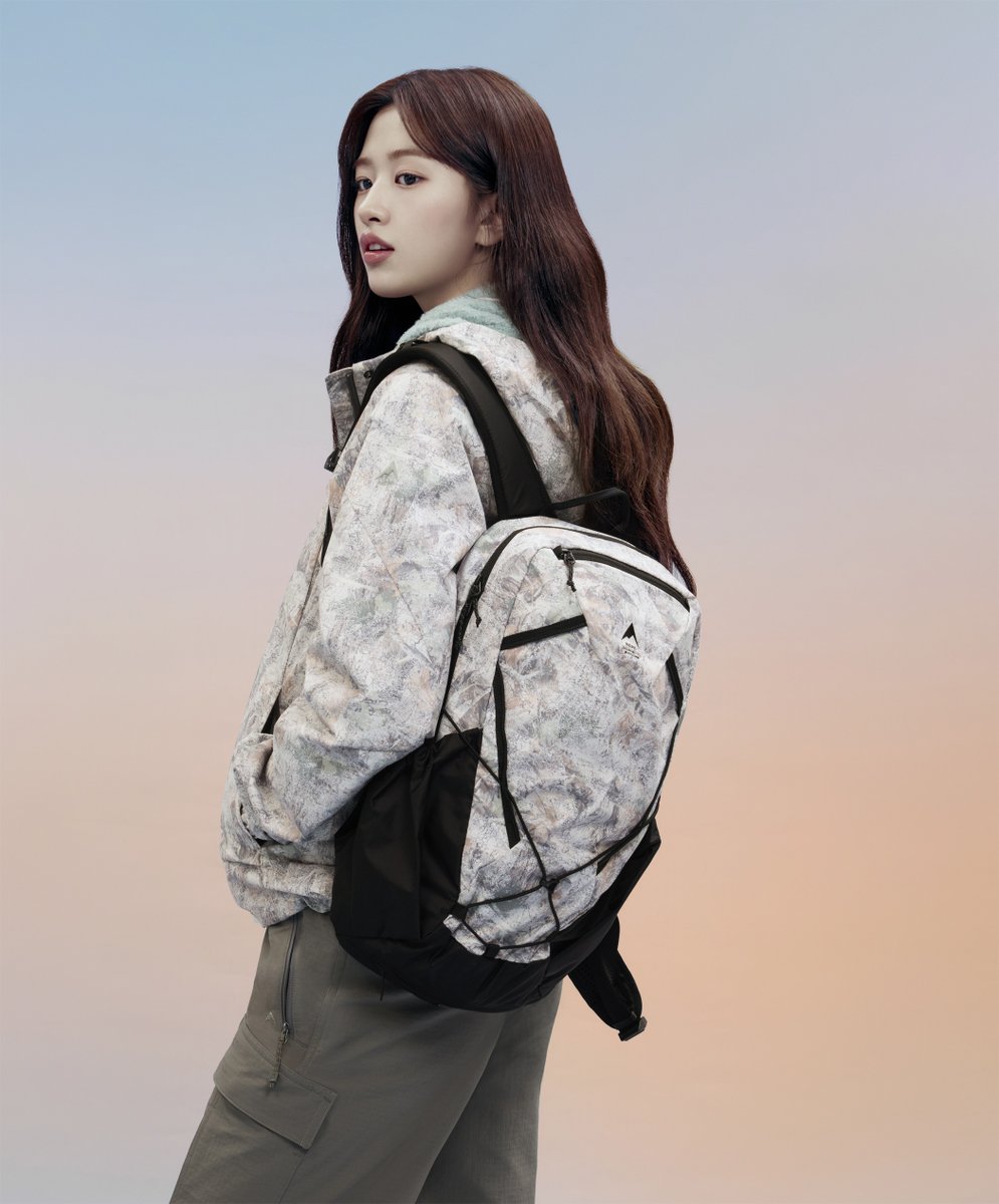 slist2015's tweet photo. 이준호X안유진, 변화무쌍 날씨 겨냥 ‘네팔 트레킹 웨어’ 제안
#이준호 #안유진
#LEEJUNHO
@dlwnsghek
#AnYujin #YUJIN #아이브
#IVE #아이브안유진
@IVEstarship
#네파 #NEPA
⬇관련기사⬇
https://t.co/epIfSzx9HU https://t.co/bHf9k2cHR3